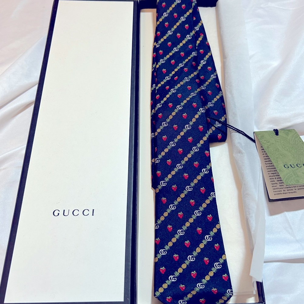 Brand New Gucci Tie (with tags and gift box)